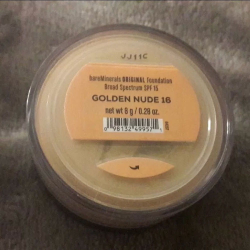 Bare minerals powder foundation